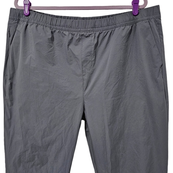 Banana Republic Men's Windbreaker Jogger Pants - Picture 2 of 10